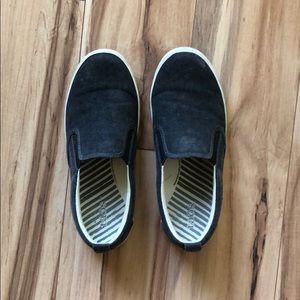 Taos size 6 good condition canvas slip on